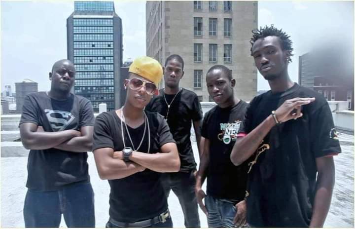 "Harlem baby hustlenomics graduate"
Tatea Da Mc and Crimson Blu's H Town had out of town ninjas repping Harare like birthday presents bro
youtu.be/3L2nJMHbOOc
#RadioDodger #ZimHipHop