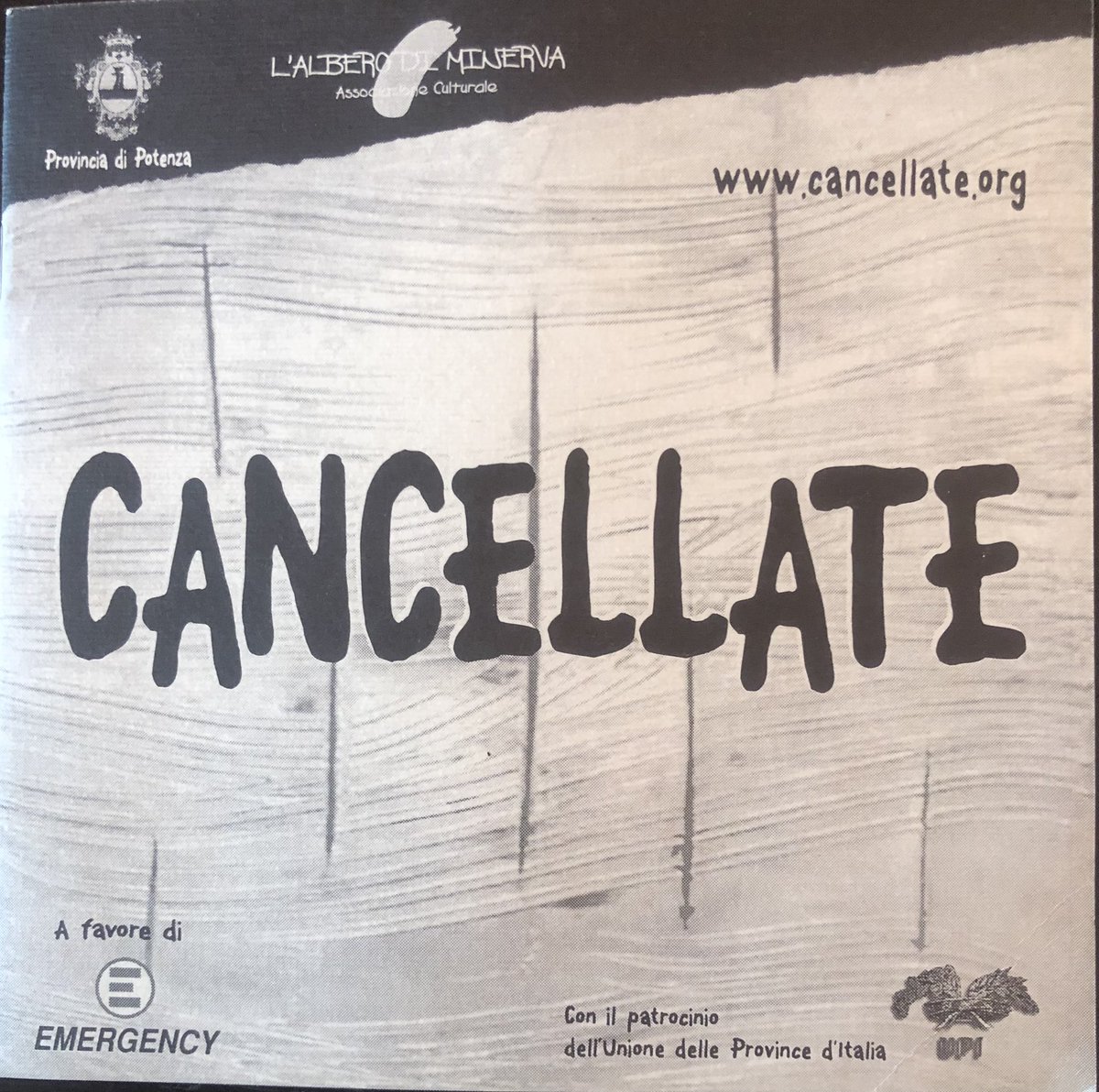Gino Strada, un esempio straordinario di impegno civile. La Provincia di Potenza sostenne "Emergency" con una rappresentazione teatrale dedicata al dramma delle donne Afgane. La regia era di Lucia Di Cosmo.