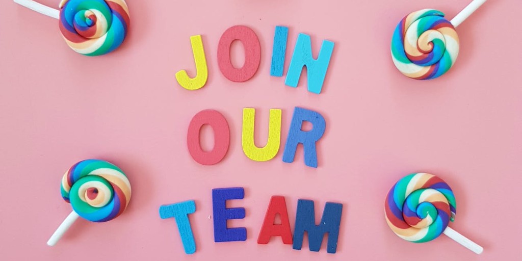 EGNOSPortal's tweet photo. 🧭#EUSPA's EGNOS Services team is looking for a trainee:  ready to kick-start your space career? Join us as an #EUtrainee in #Prague or #Toulouse &amp; work on EGNOS service provision, operations &amp; maintenance activities &amp; service #engineering.

More info: https://t.co/Iy29hKqKjH https://t.co/Un5mX6u8QT