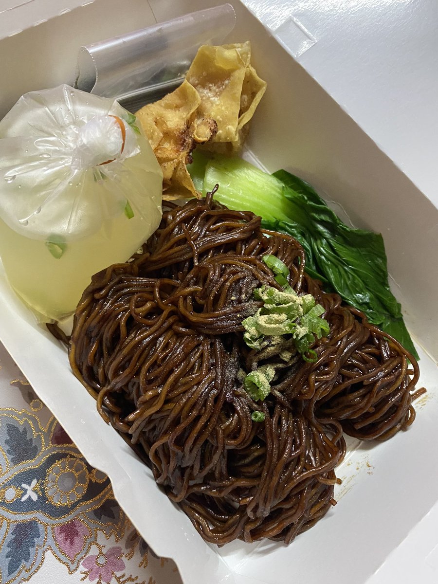 adriniadlin's tweet photo. Hye everyone. My husband and i just started selling this mee wantan due to overwhelming demand . Siapa nak place order dm me okey or visit ig @kujadkitchen.
Rm10 je satu kotak. Dalam sup pun kita letak dumpling jugak tau. 🍝 https://t.co/eWVT7xmYCb