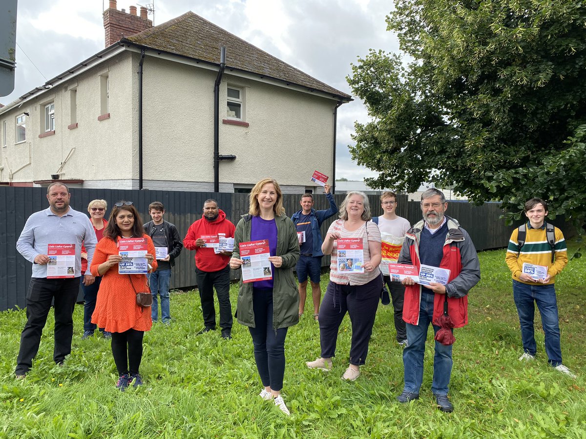 A fantastic turnout for the launch of our Safer Communities campaign here in #CardiffNorth.

The Tories talk tough, but cuts to police funding & vital services have caused a surge in anti-social behaviour. We’re here pledging to tackle it & end violence against women. @UKLabour