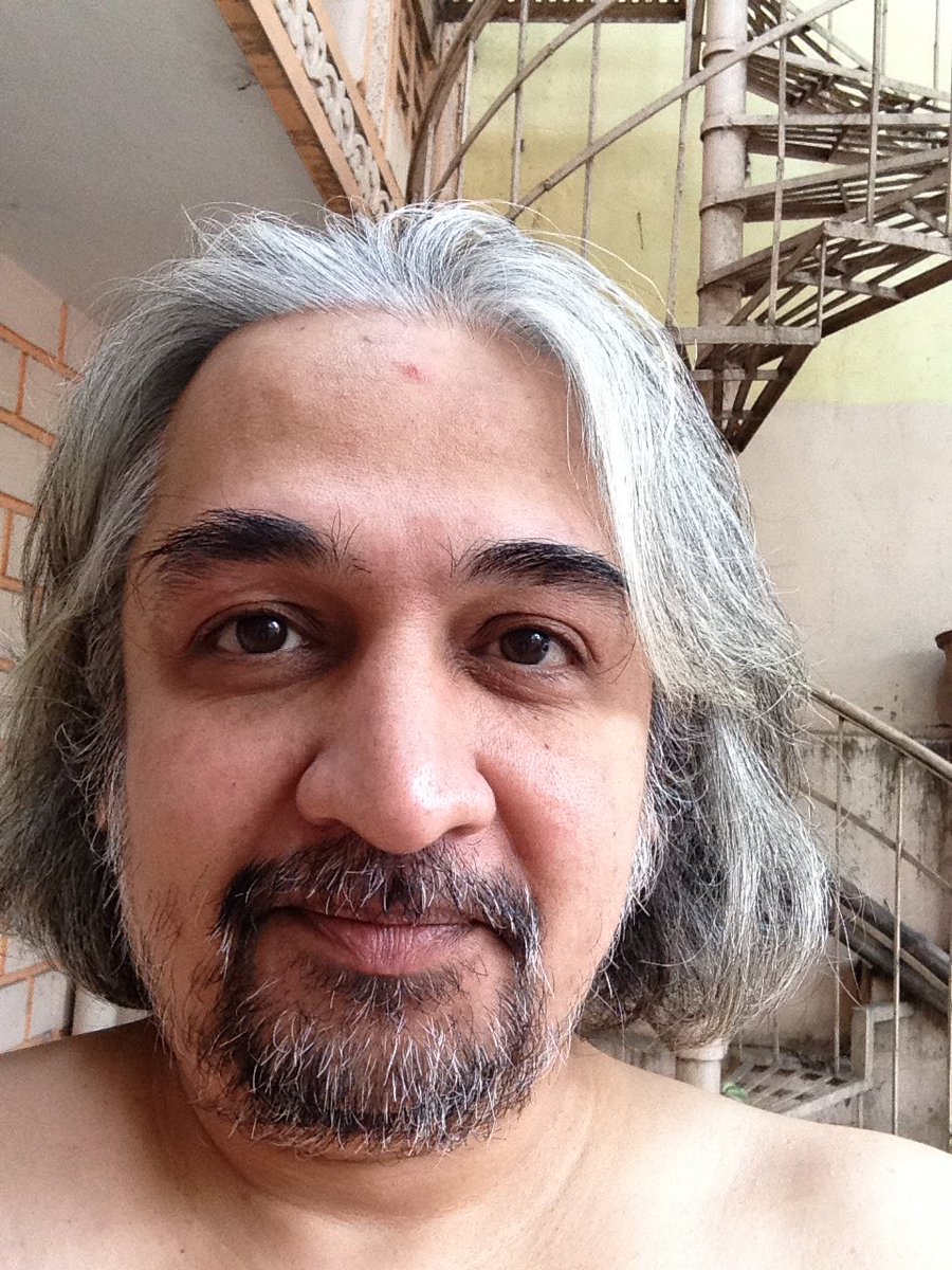 manishaffirme's tweet image. So there! I&apos;m Chaturmukha Pandit...

And I clear that my two front teeth need new caps

#Topread #Gotoall #Top #ManishBooks