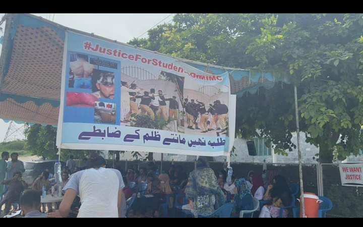 docomairshafiq's tweet photo. Mohi-ud-Din Islamic college students are on strike against admin who charges lathi charge, tear gas on them.
Please support us
WE ARE SAVIORS.
@pmc_org
@ImranKhanPTI
@iqrarulhassan
@ArifAlvi
@ZakaWaqar
@Shafqat_Mahmood
@ARYNEWSOFFICIAL

#JusticeForStudentsOfMIMC
#HungerStrikeMIMC https://t.co/37zkAJxAXm