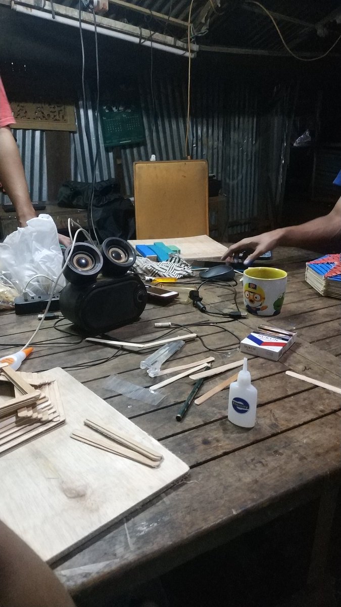 Bekerja keras demi sesuap seblak