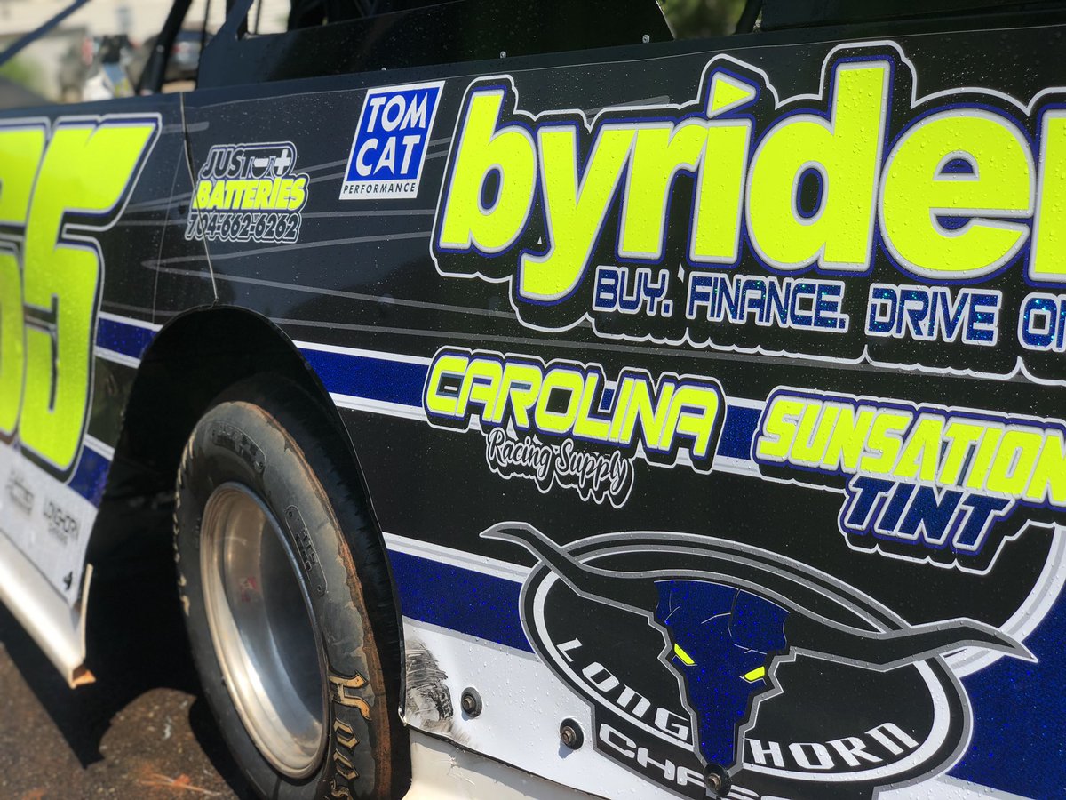 BoNeil65's tweet image. First super race in the books. Had to pull off early because of the water temp but we’ll have it fixed and on to the next one! 🤘🏼@CarolinaClashPR @CarolinaSpeedwy #dirtlatemodel