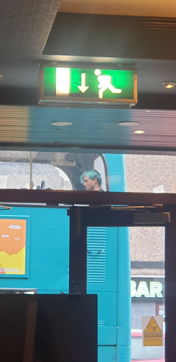 He matches the bus 😆