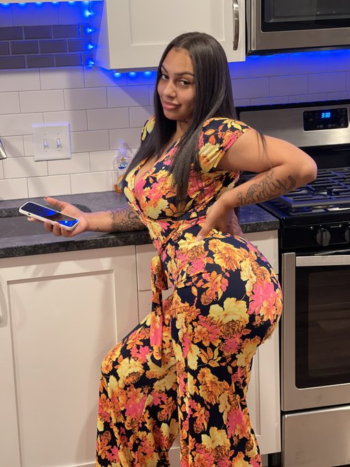 TW Pornstars - THAT BITCH. Pictures and videos from Twitter.