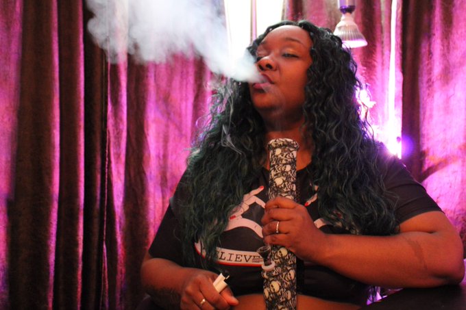 Damn this taste delicious.  Who wants to be my smoking buddy?  420 cannamodel 710 dabs bong ganja ganjaqueen<a href="/tag/rawreunion"class="tags"><span>#rawreunion</span></a>