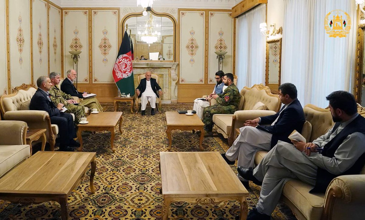 Afg_Today2019's tweet photo. ارگ میگوید که جلسه امنیتی به ریاست رییس جمهوری کشور برگزار شد.
در این نشست، لوی درستیز از طرحی برای دفاع از مرکز و ولایات مرکزی سخن زده است.
#ThisIsANDSF
#WeAreAfghanistan https://t.co/CxsO2fB4yX
