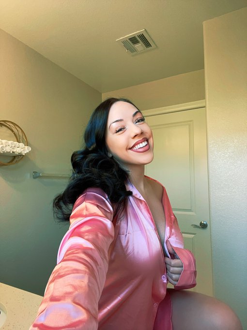 COVID FREE FINALLY 🙏🏼🥺💖 hi friends&hellip;.🧡 https://t.co/IatiehEhqt<a href="/tag/scorpio"class="tags"><span>#scorpio</span></a>