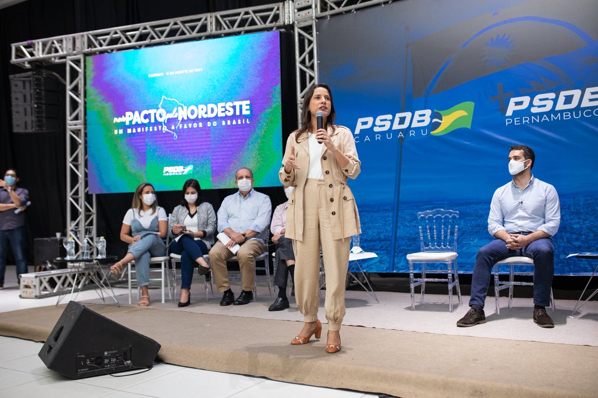 PSDB45PE's tweet photo. O PSDB Pernambuco apresentou o Novo Pacto pelo Nordeste - um Manifesto a Favor do Brasil ao governador tucano do Rio Grande do Sul Eduardo Leite, que visitou Pernambuco nesta sexta-feira, 13 de agosto. Confira a matéria completa no nosso site: 🔗https://t.co/mhcPSlC315 https://t.co/HKzX04l0NY