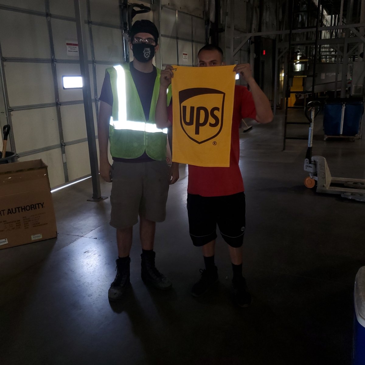 UPS AZ Feeder Recognition (@azfeederrec) on Twitter photo <a href="/AzFeederRec/">UPS AZ Feeder Recognition</a> Our Sweeper Mentor, Santiago recognized Antonio Hernandez for picking up hub snakes, being aware of his surroundings & making sure there was no tripping Hazards as he was walking in & out of the trailers. #SafetyFirst <a href="/ronweav/">Ron Weaver</a> <a href="/Phx1ddg/">Dave</a> <a href="/PartidaSr/">Adan Partida Sr.</a> <a href="/AzfdrW/">AZFDRWellness</a> @beckyb_ups <a href="/AzFeederRec/">UPS AZ Feeder Recognition</a> Our Sweeper Mentor, Santiago recognized Antonio Hernandez for picking up hub snakes, being aware of his surroundings & making sure there was no tripping Hazards as he was walking in & out of the trailers. #SafetyFirst <a href="/ronweav/">Ron Weaver</a> <a href="/Phx1ddg/">Dave</a> <a href="/PartidaSr/">Adan Partida Sr.</a> <a href="/AzfdrW/">AZFDRWellness</a> @beckyb_ups