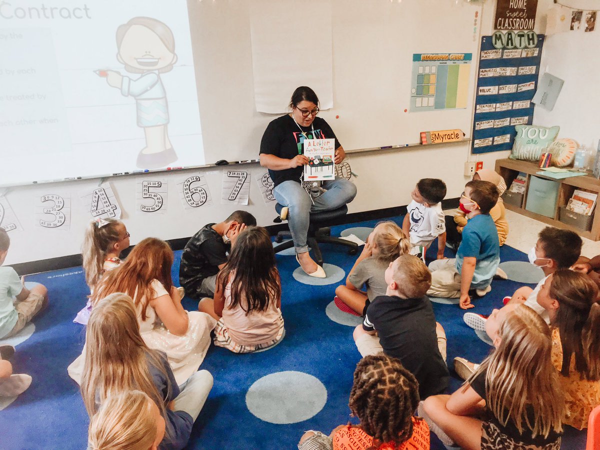 We loved having <a href="/Alex2Inspire/">𝙰𝚕𝚎𝚡𝚊𝚗𝚍𝚛𝚊 𝙼𝚊𝚛𝚝𝚒𝚗</a> reading to our class Friday! #iamwfisd #followingfowler