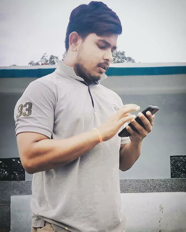 therahulkumar30's tweet photo. Am Looking At Smartphone
Follow 👉🏻:- @oppo @OPPOIndia https://t.co/CZEaC6G2Rj
