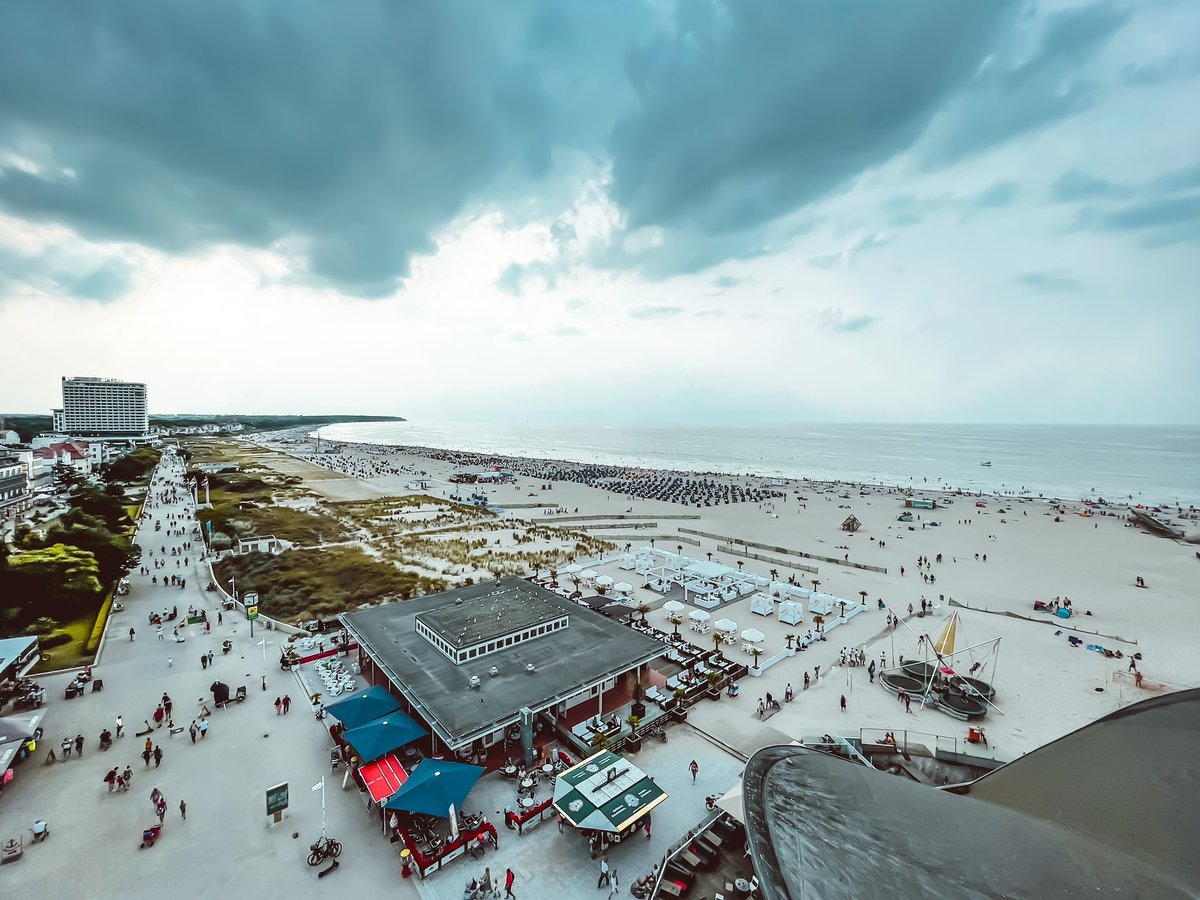 Der Leuchtturm in #Warnemünde ist wieder für Besucher geöffnet. 

Eintritt: 2€ 

#Rostock