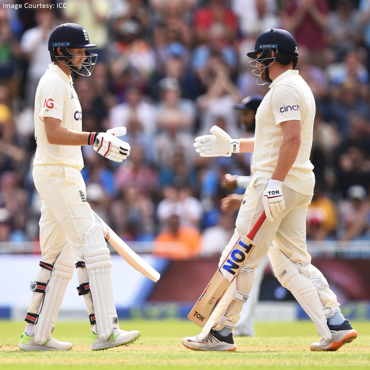 Lunch, Day 3️⃣ 🍽️

5️⃣0️⃣ for Root 👉🏼 1️⃣0️⃣0️⃣ run partnership 👉🏼 5️⃣0️⃣ for Bairstow

The timeline of the 1st session on Day 3 is not going to look pretty to #TeamIndia fans 😔

Root (89*) and Bairstow (51*) ensured that 🏴󠁧󠁢󠁥󠁮󠁧󠁿 went wicketless and into a strong position at 216/3.

#ENGvIND