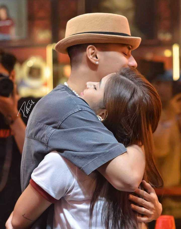 AltheaFranches's tweet image. Ang yakap na Hindi pinagsasawaan ni R2 ,,

#LoiNie #loinietv #bebeh 
@iamAndalioLoisa @iamr2alonte