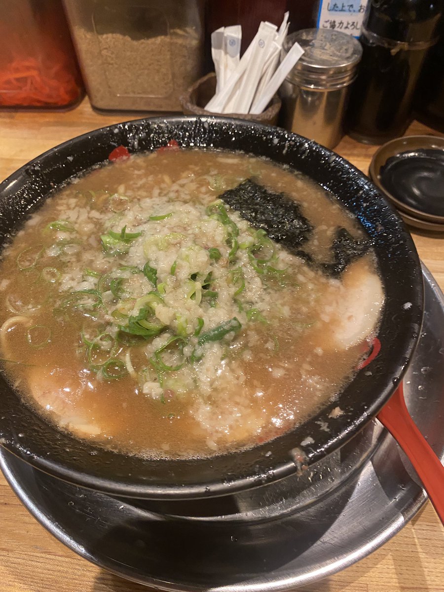 OnakaCyupy's tweet photo. どちゃくそ��しぶりのがむ。
次郎系で鍛えられてか大学時代あんなにキツかった替え玉細麺がスピードお茶漬け。 https://t.co/rzpw0u1btw