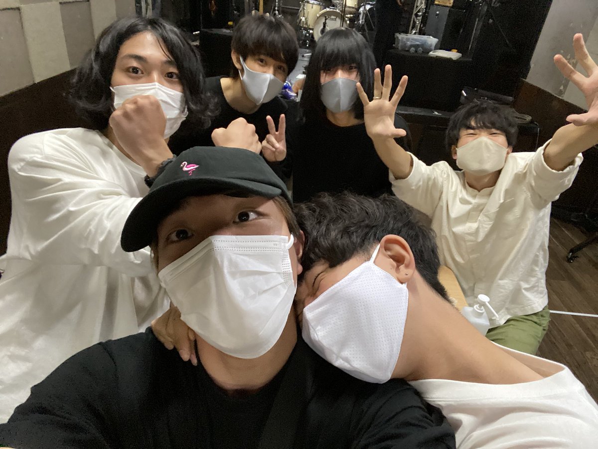 johnson_KOGA's tweet photo. 最高だったよ！！！
同世代の戦友！！！
みんな違う道へ行っても頑張ろうね。 https://t.co/8dwYm7YfJS