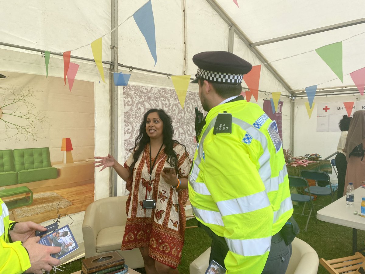 Local ward officer speaks with Chrissy about bringing the community together and relieve loneliness within the Borough 
<a href="/ReconnectionsBH/">Reconnections Barking & Dagenham and Havering</a> 
Fab initiative for local residents of <a href="/lbbdcouncil/">Barking and Dagenham Council</a> #community #connect #local #barking #dagenham #lbbd