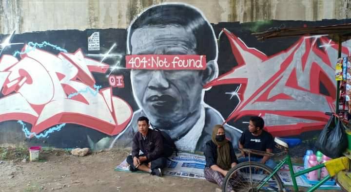yourdotgen_'s tweet photo. Biar gak di bodoh bodohi #Jokowi404NotFound https://t.co/4J4GKhTvgD