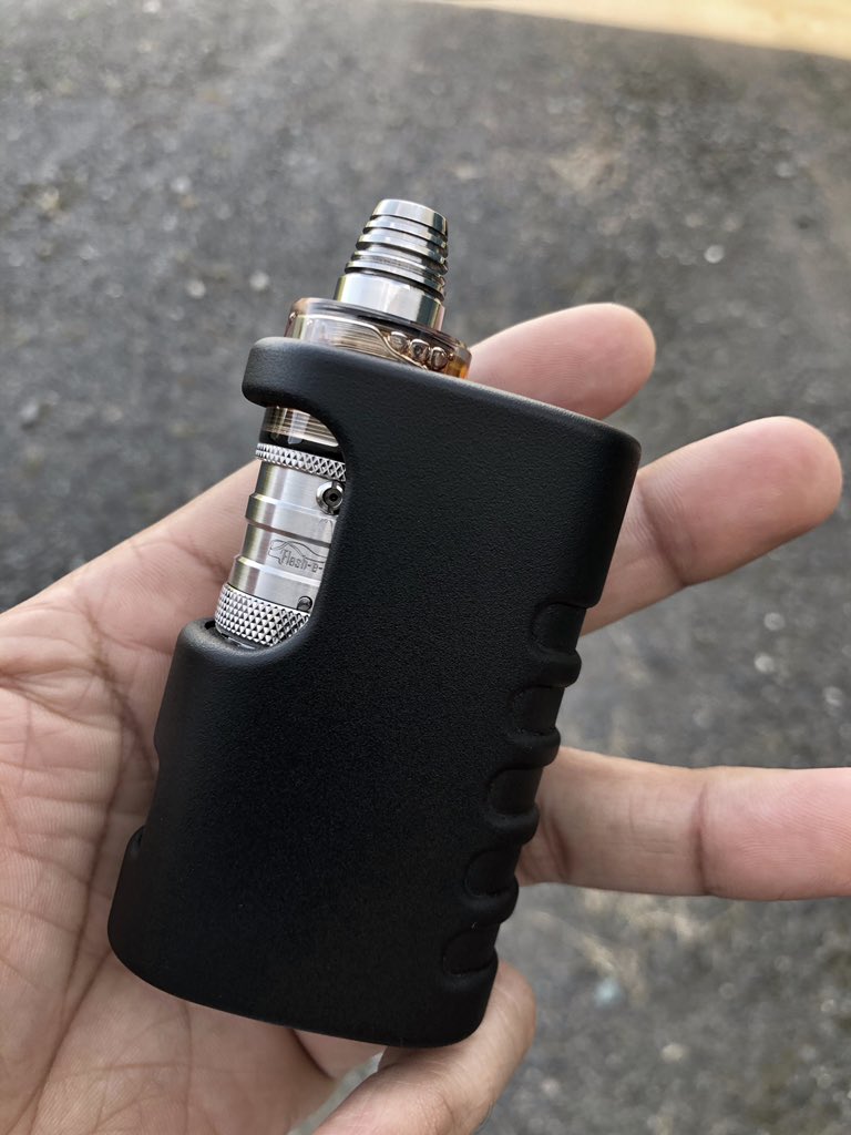 Rbz201's tweet photo. Fev x union
#vape #vape好きな人と繋がりたい #vapestagram #vapedaily #stealthmod
#vapenation #vapelifestyle #vapeporn #mtlvapers #mtlvape https://t.co/j6qeBoaSIU