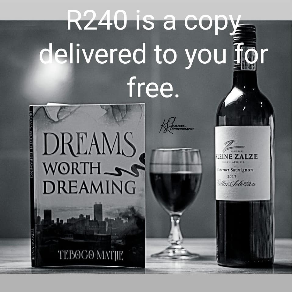 LAVIDA_LOCA_RSA's tweet photo. #Demthuda #ColdFront #Mamkhize R240 is a copy please like and retweet. My customers might be on your TL.🙏 https://t.co/0M6n6yqz3j
