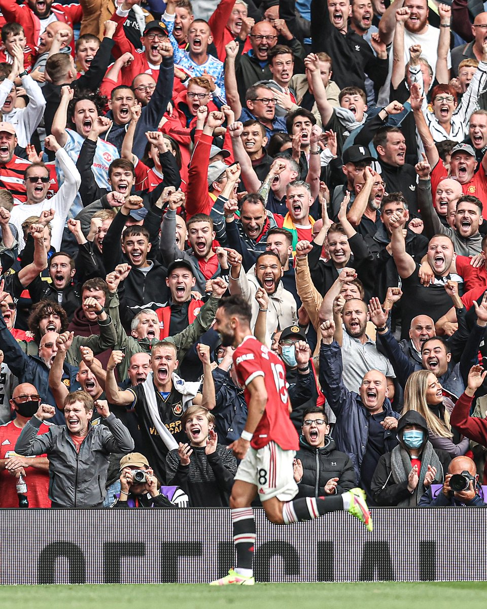 ESPNFC's tweet photo. Not a phone in sight, just fans living in the moment 😍 https://t.co/qLRNT5So8F