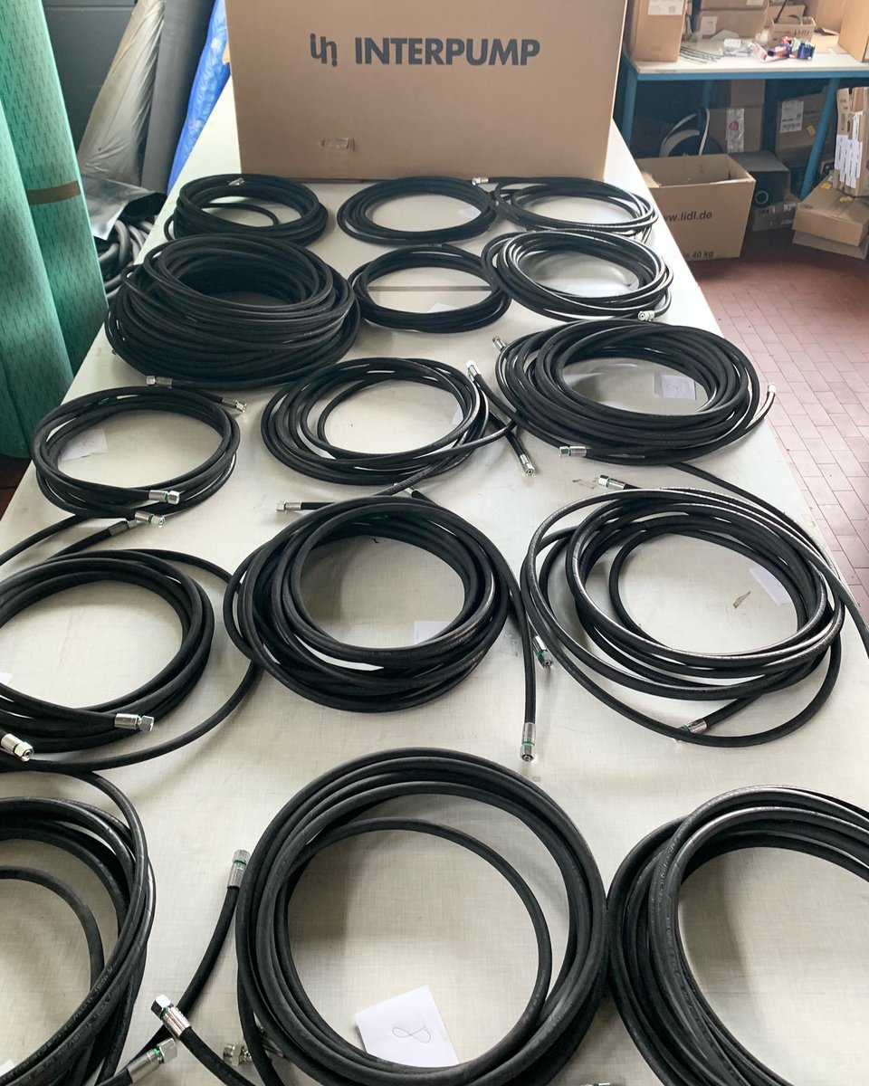 Strohmeier_Tech's tweet photo. Hydraulikschläuche soweit das Auge reicht.😁
Täglich produzieren wir duzende Hydraulik-Schlauchleitungen für unsere Kunden in OWL und dem angrenzenden Kreis Soest.

Die STROHMEIER GmbH &amp; Co. KG ist DER Partner für den Hydraulkservice wenn es auf Qualität und Flexibilität ankommt. https://t.co/cHGvRr6Ac9