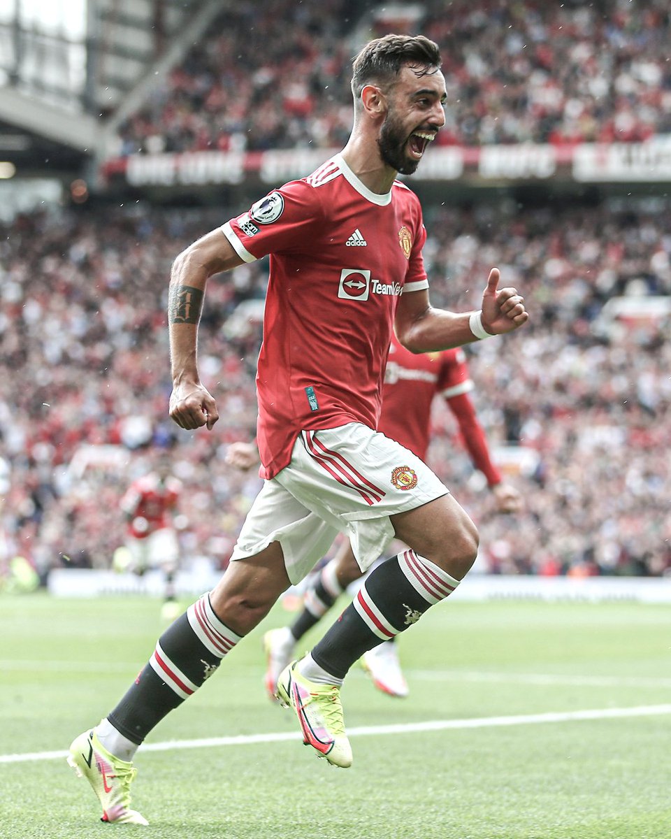 ESPNFC's tweet image. Since his debut, no player has been directly involved in more Premier League goals than Bruno Fernandes.

Magnifico 💫