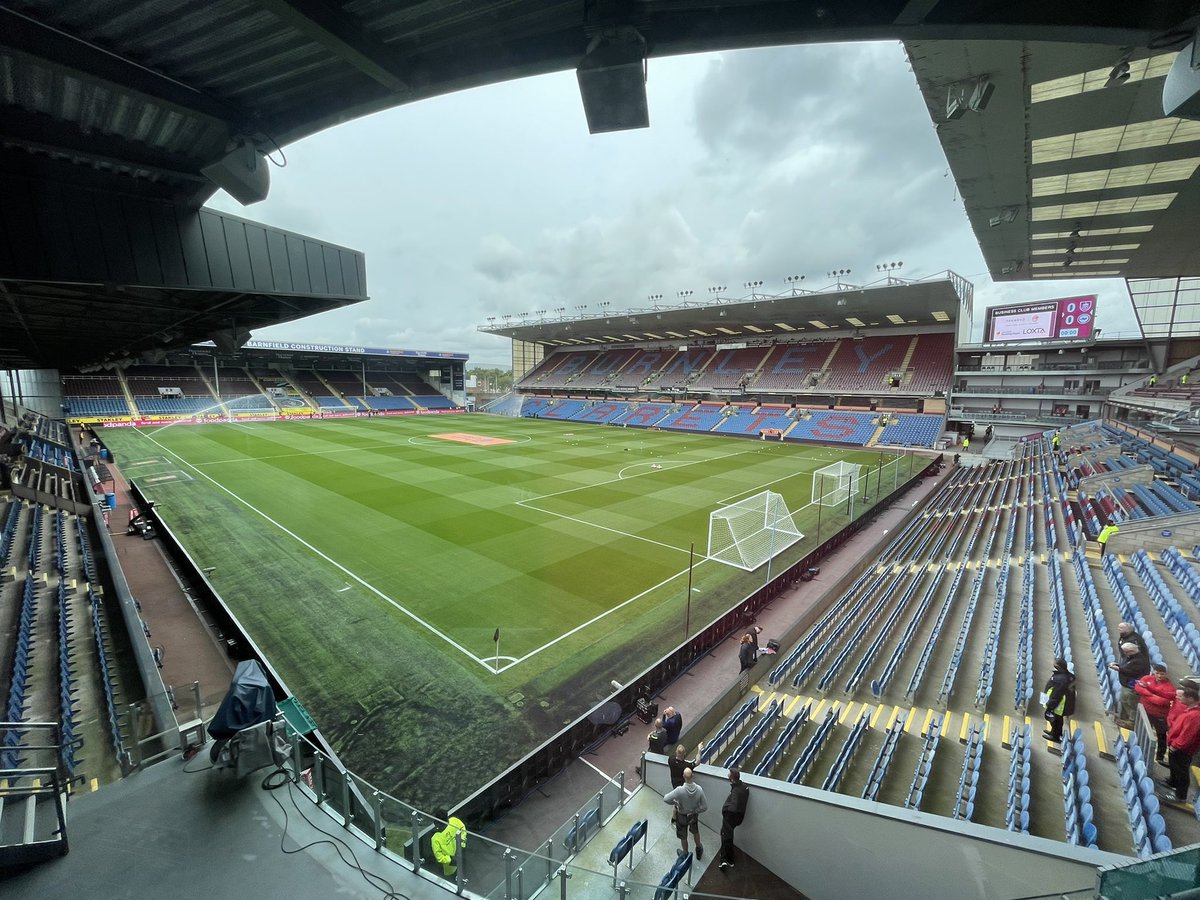 ianabd's tweet image. Fist game of a new Premier League season, exciting times as it’s #BURBHA.
 
Start of my 31st season working at Turf Moor 👍🏻👍🏻👍🏻