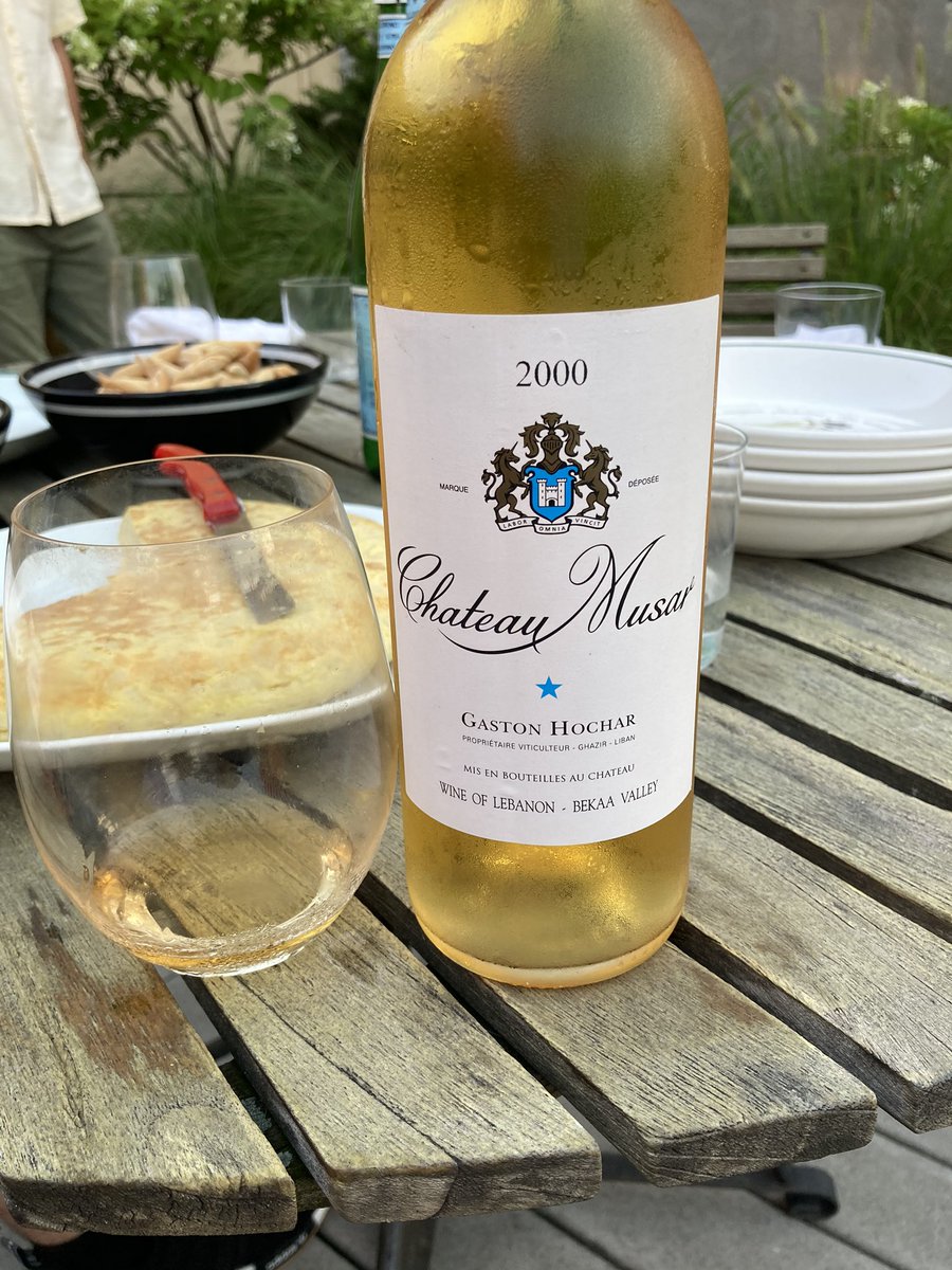 DoliverosDaniel's tweet photo. Wow,instant flashback to 75 Laville Haut-Brion,00 @chateaumusar_uk made w/#Obaideh &amp; #Merwah grapes,canary/straw color,aromas of dry apricot,dill,fig,mineral,Meyer lemon &amp; cedar,great concentration &amp; grip,sour orange flavor,still a baby &amp; a world class #wine from #Lebanon,superb! https://t.co/ca3aIPrWU9