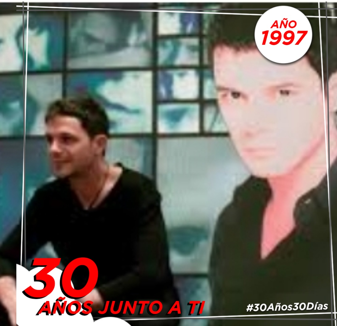 clubtocaparami's tweet photo. #30Años30Dias celebrando los 30 años de carrera de @AlejandroSanz

Hoy recordamos el año 1997:
•  Lanzamiento del álbum #MÁS

#AS30
#30AñosJuntoATi https://t.co/4o7CT28Apq