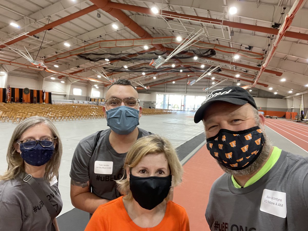 MLattaUF's tweet photo. Gathering with some @ufindlay #advancement colleagues before we meet with the freshmen for their #FindlayServes community projects. https://t.co/X6iW58zgrD