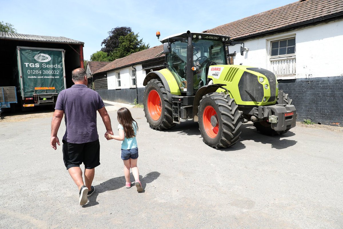 H_S_E's tweet image. If children go onto the working area of a farm for learning, this should be properly planned and fully supervised by an adult not distracted by any work activity. Here's some guidance on how to keep children safe: ow.ly/Xxel50FQvrA