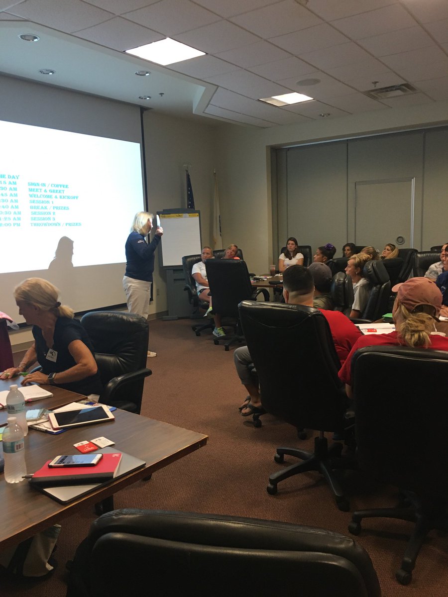 sbryantMIAA's tweet photo. Sally Goggin ⁦@USAFieldHockey⁩ providing support and shares available resources with ⁦@MIAA033⁩ field hockey coaches ⁦@QuaboagFH⁩ ⁦@RHS_Vikings⁩ ⁦@WBMSHSAthletics⁩ https://t.co/iK0oINnVfS