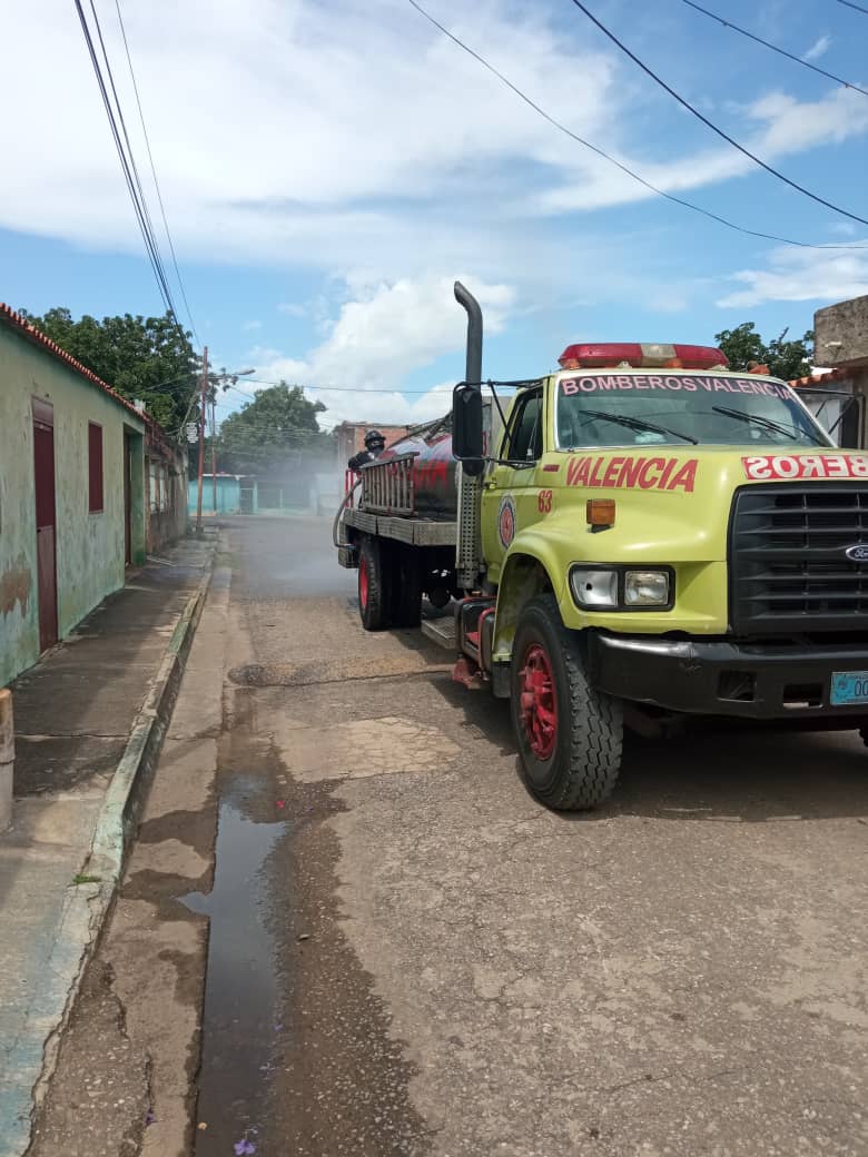 AleMarvez10's tweet photo. #GestiónMarvez ❤| Realizamos nueva jornada de #desinfección como medida preventiva contra el #COVID19, en avenida #MataRica, 111-K, calles 85 y 86 de #LaUnión en la parroquia #MiguelPeña
Seguimos trabajando con amor por los #valencianos
Alc. Alejandro Marvez
@Alemarvez10 https://t.co/fL2Zyvrd3u