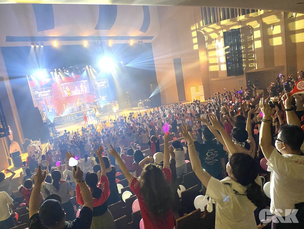 CK_STAFF's tweet photo. 本日の長崎公演、無事終了しました！
大変足元の悪い中でしたが、
お越しいただいた皆様、ありがとうございました！！

全国ツアー 12/14(火)東京追加公演は
明日8/15(日)まで四池家限定で
最速先行受付中です！
https://t.co/SEjxrn0RcZ

#candk #劇団ひとりぼっち https://t.co/uBbSvKR01h