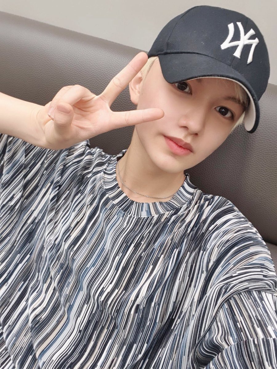 BAE173_member's tweet photo. [#빛]
엘스~ 보고 싶어요😁🥰
#BAE173 #비에이이173
#BIT https://t.co/MfSpqdzVFa