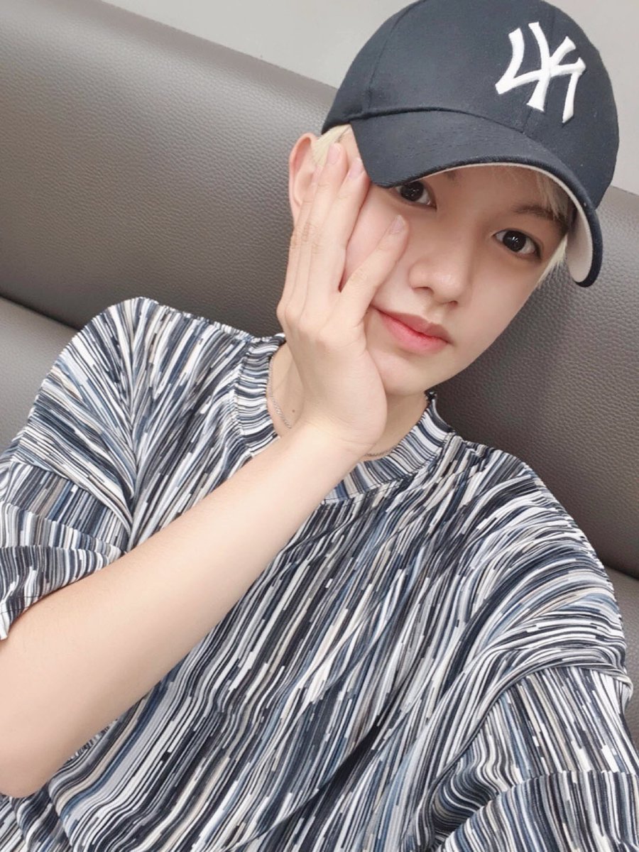 [#빛]
엘스~ 보고 싶어요😁🥰
#BAE173 #비에이이173
#BIT
