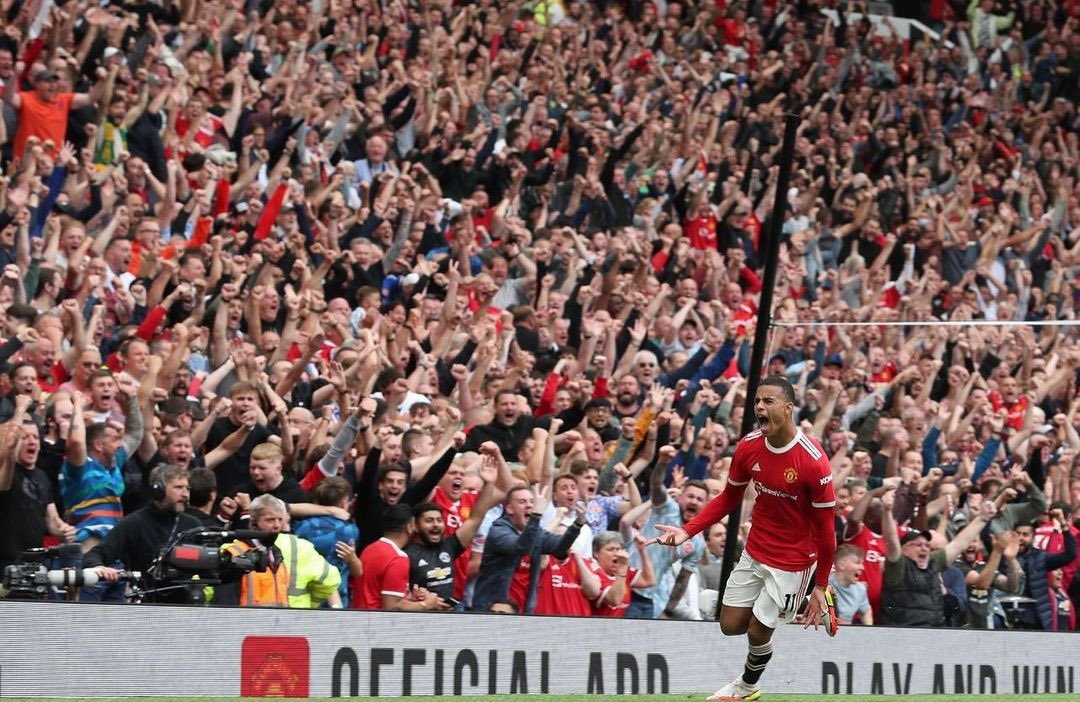 What a photo 😍. Not a mobile phone in sight. 👌