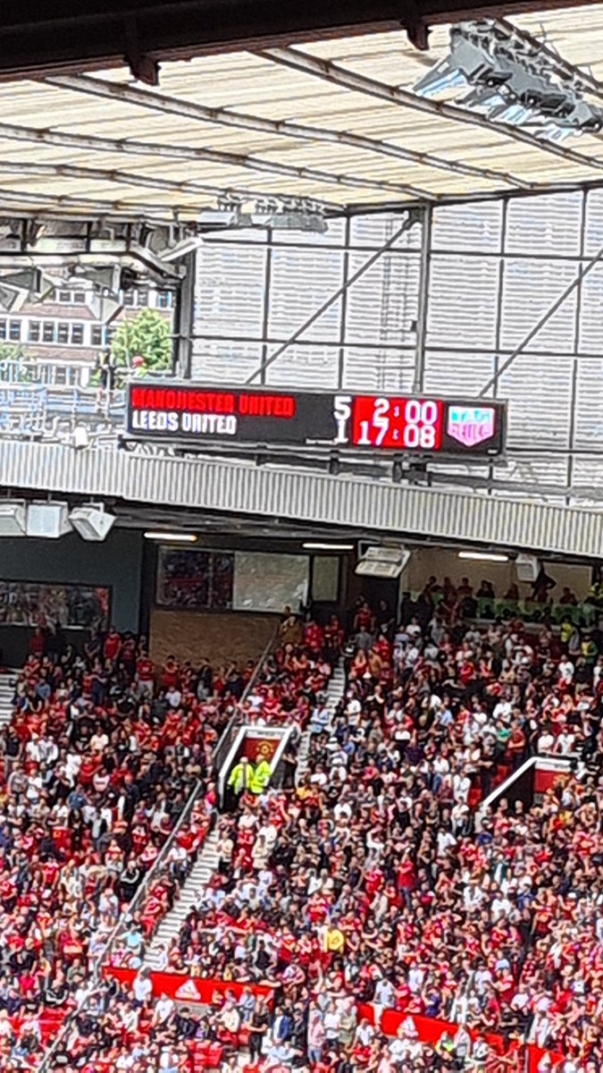 paulhunt87's tweet photo. What a day at Old Trafford 🇾🇪🇾🇪 #smashedthem https://t.co/FgCijmSAXH