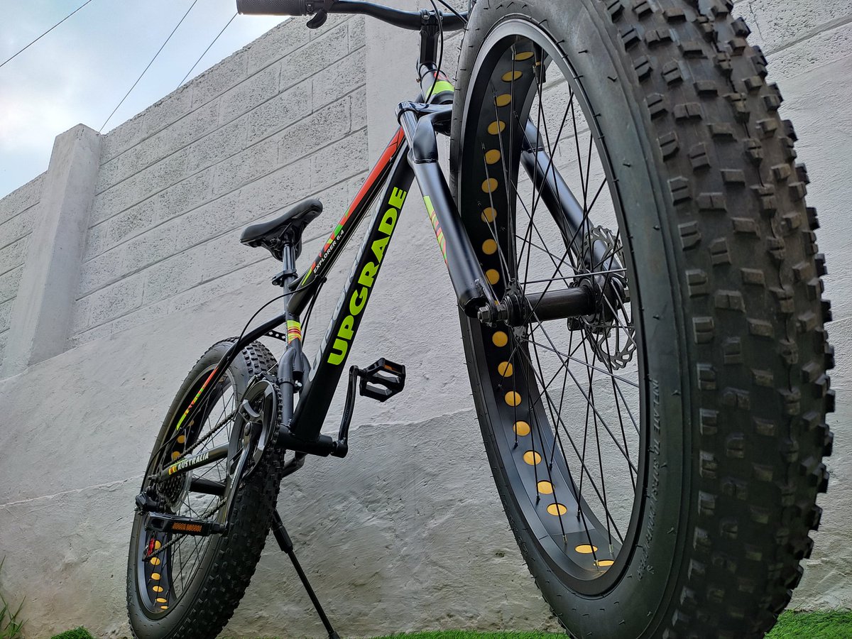 Trwcycles's tweet image. Upgrade Fat Bike ( Designed in Australia) 

Ideal For : Boys &amp;amp; Girls. 
Speed :  21 Speed. 
Suspension : Front. 
Brakes : Double Disk. 
Frame Material : Aluminum. 
Light Weight. 

#fatbikes #fatbike #upgarde #bicycles #trwcycles #trw_cycles #therealworld #therealworldcycles