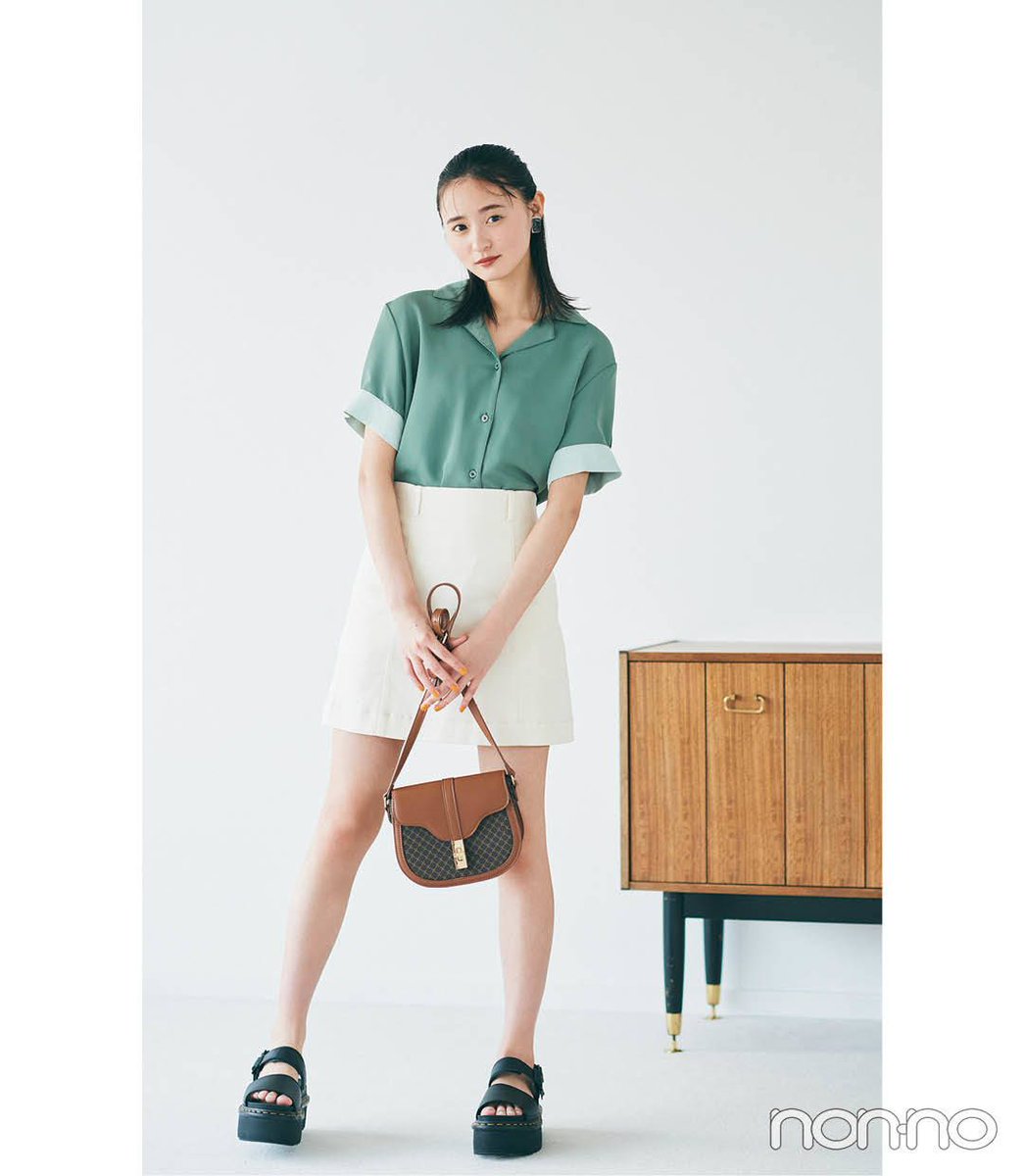 堀田真由　ロングTシャツ