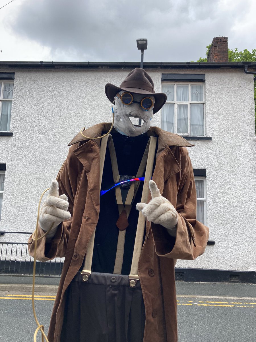 Katharine Ferns BFA (@katharineferns) on Twitter photo Just me trying to look cool with The Invisible Man at @ThisIsWigan_ OUR TOWN LIVE festival. Just over 2 hours left before <a href="/CrossStreetArts/">Cross Street Arts</a> ‘Bubbles’ exhibition closes! <a href="/wiganart/">Wigan Arts Festival</a> <a href="/WiganCouncil/">Wigan Council</a> Just me trying to look cool with The Invisible Man at @ThisIsWigan_ OUR TOWN LIVE festival. Just over 2 hours left before <a href="/CrossStreetArts/">Cross Street Arts</a> ‘Bubbles’ exhibition closes! <a href="/wiganart/">Wigan Arts Festival</a> <a href="/WiganCouncil/">Wigan Council</a>