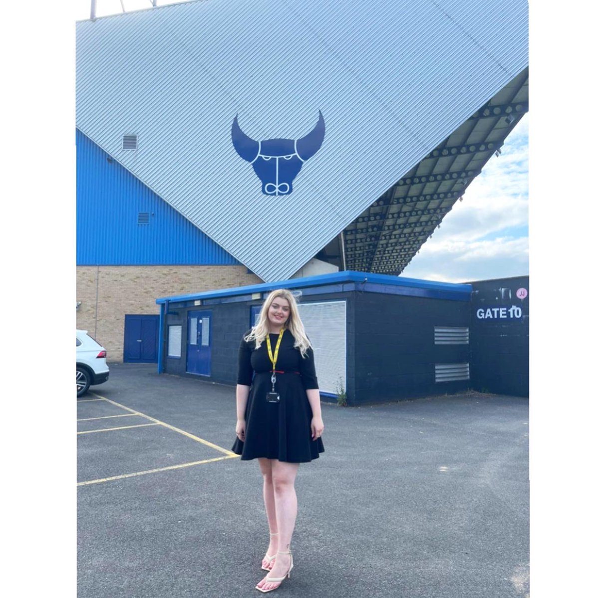 Aimee_Asbridge's tweet photo. Season 10... let's go ⚽️💛💙 @OUFCOfficial https://t.co/1ExxxkzKKn