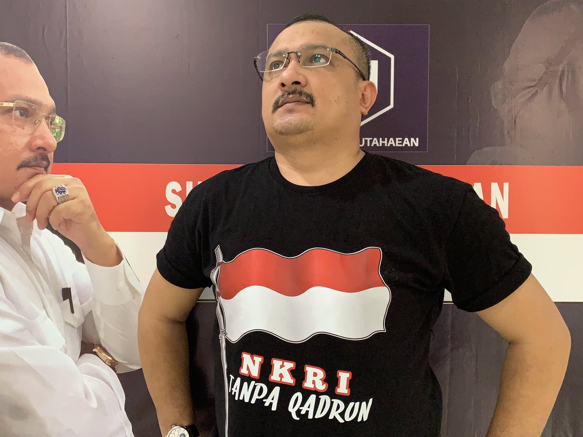 FerdinandHaean3's tweet photo. Saya BAHAGIA dan BANGGA sebagai ORANG INDONESIA ASLI dihujat, dicaci, dimaki, diancam dan dibully oleh kaum imigran radikal dan intoleran yang BERNAFSU MENJADIKAN BANGSA ini sbg bangsa tak beradab dibawah bendera kilafah.

SAYA BANGGA terus berjuang MERAWAT PANCASILA DAN NKRI..! https://t.co/moEZwldvWp