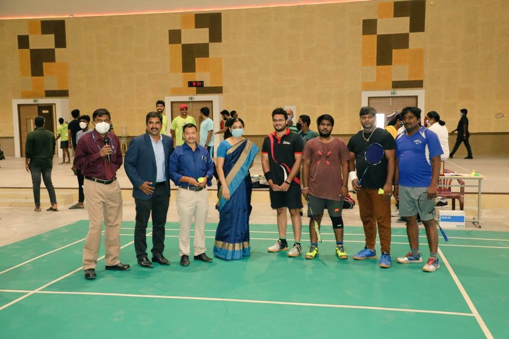 KCGSH2's tweet photo. Talent wins games,but teamwork &amp; intelligence wins championship. Here are players from various leading companies battled it out in Corporate Badminton Tournament held in honor of our pioneering founder Dr. KCG Verghese
#Letsshuttle #Founderstrophy    #KCGCollege @KCGtechnology https://t.co/DkSYHwUo93