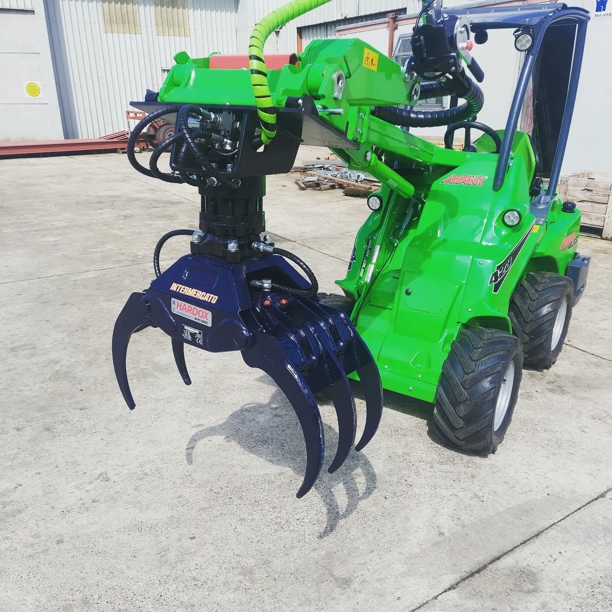 CullionPlant's tweet photo. Check out this little @avant 423 loader we kitted out with a rotating grab. #arbloader #compactloaders #attachingperfection https://t.co/Szyox6WNkO