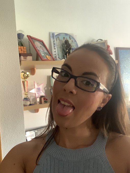 Feliz s&aacute;bado ☀️ https://t.co/6TbvKzFrow